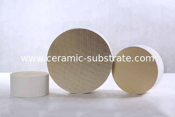 comprare Monolito ceramico del catalizzatore del favo, substrato/trasportatore/supporto ceramici del catalizzatore del favo della cordierite online manufacture