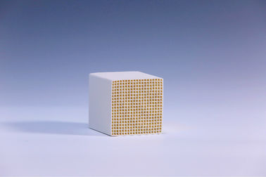 Confezioni di ceramica per l'industria
