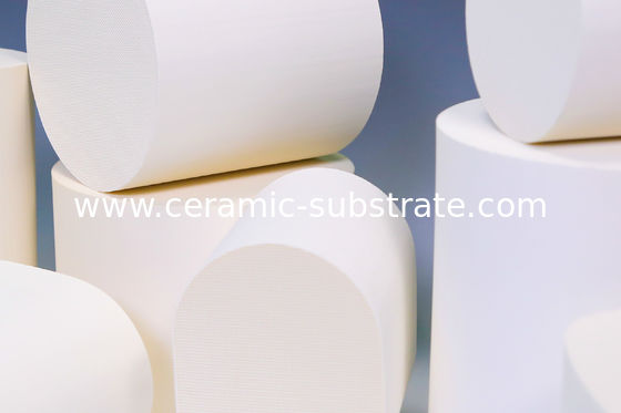 comprare Bianco ceramico del favo della cordierite di sostegno del catalizzatore per TWC online manufacture