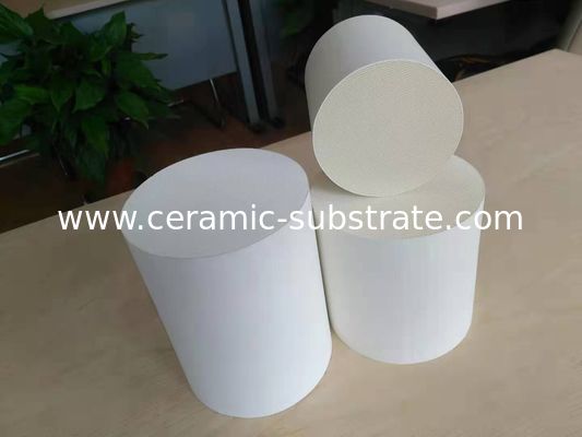 comprare Substrati ceramici pneumatici in nitruro di silicio Si3N4 con assorbimento di umidità inferiore allo 0,05% per dispositivi elettronici online manufacture